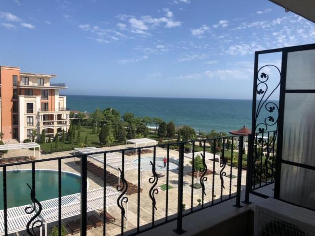Apartment In Prestige Fort Beach Sveti Vlas Exterior photo